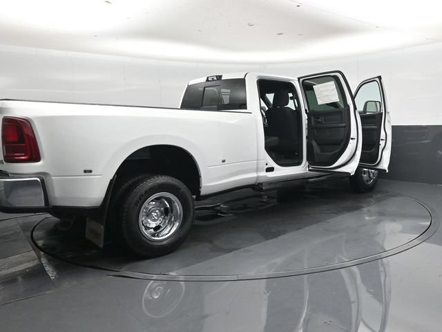 New 2026 RAM 3500 Tradesman AWD/4WD image 46