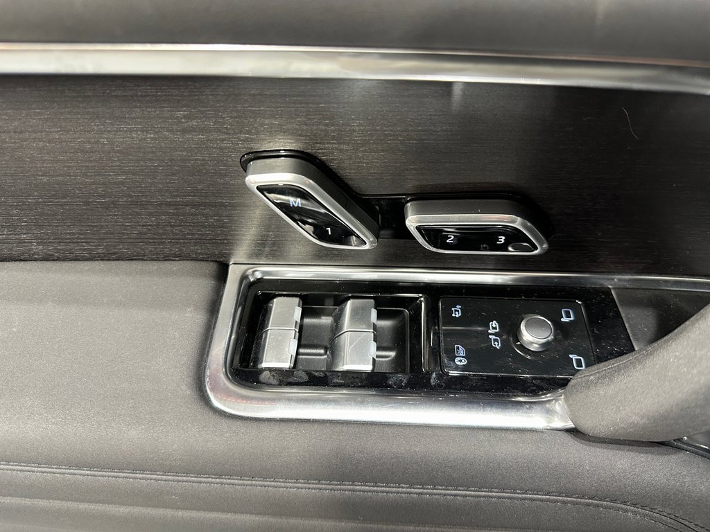 Used 2023 Land Rover Range Rover SE image 22