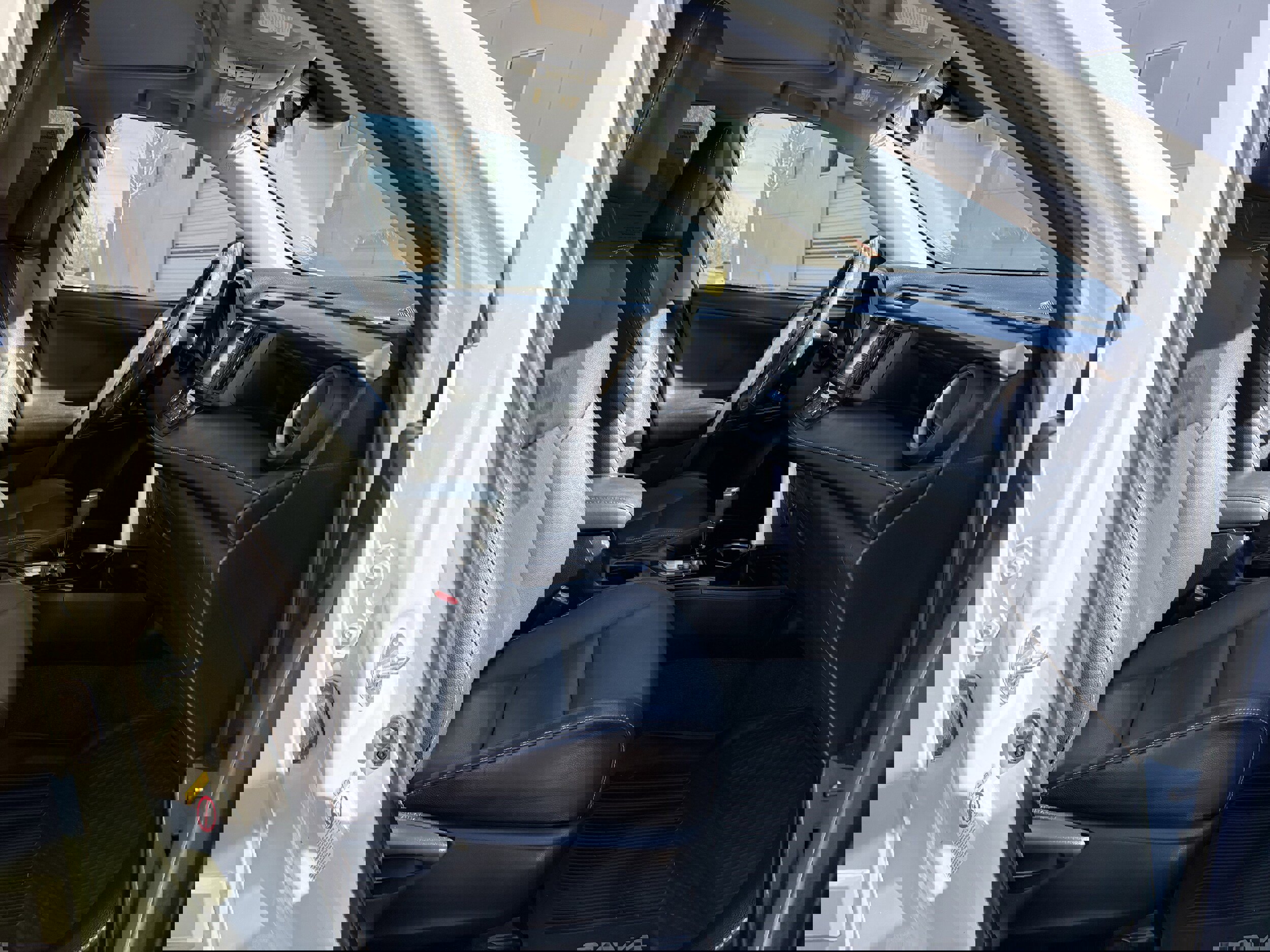 Used 2018 Toyota RAV4 Limited w/ Advanced Technology Package image 29