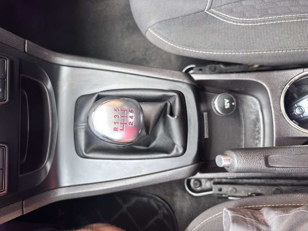 Used 2016 Ford Fiesta ST FWD image 27