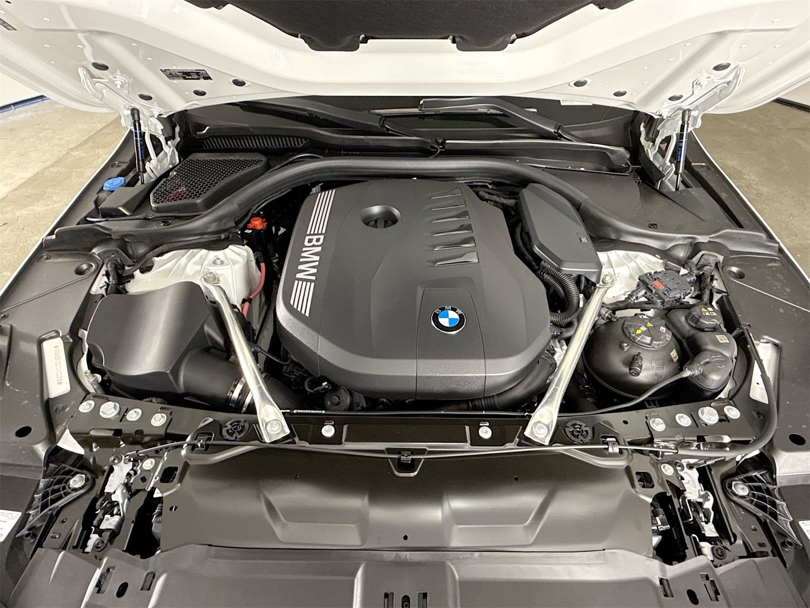 New 2026 BMW 540i xDrive w/ M Sport Package image 32