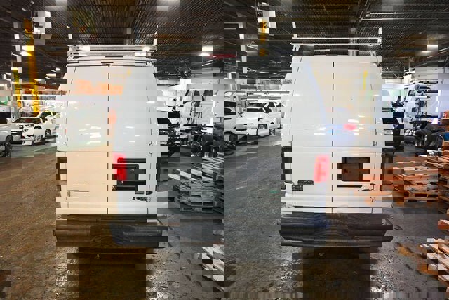 Used 2009 Ford E-350 and Econoline 350 Super Duty image 4