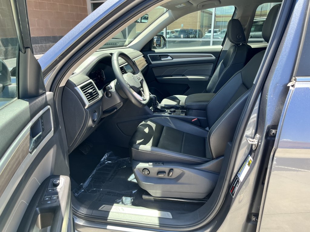 Used 2023 Volkswagen Atlas SEL AWD/4WD image 14