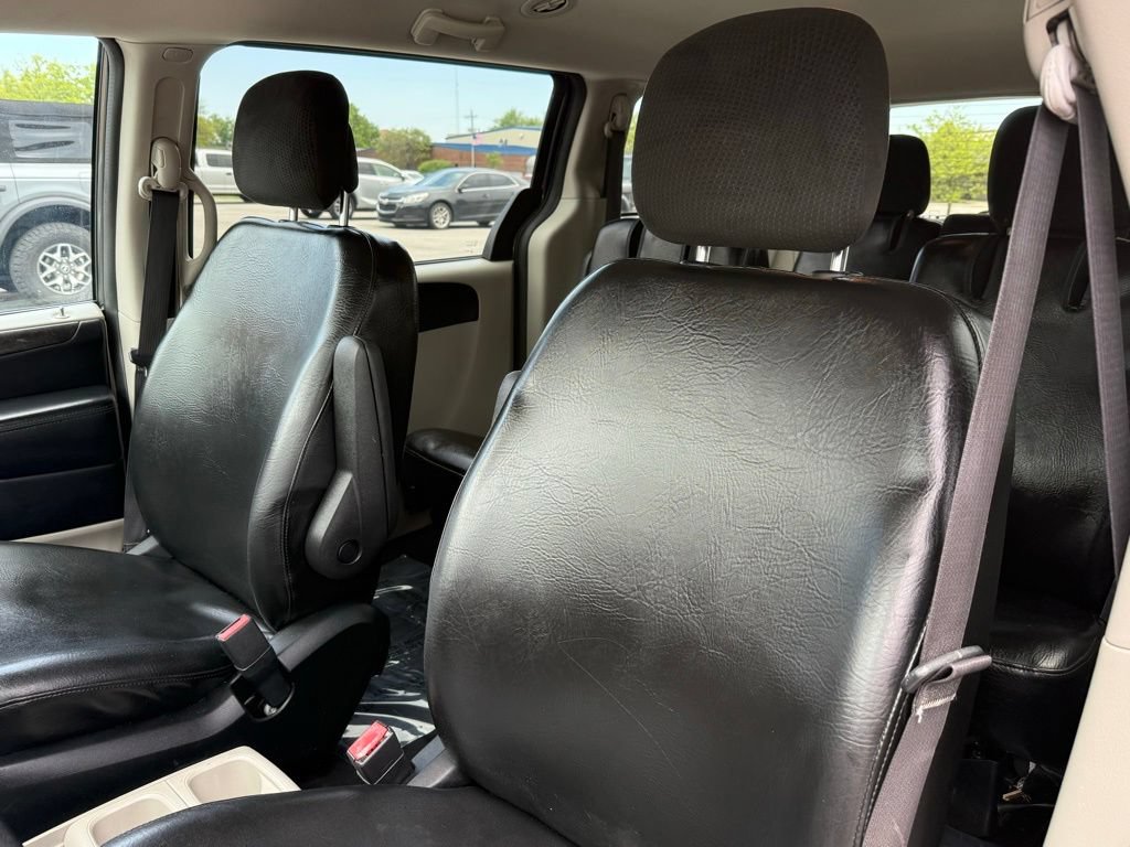 Used 2016 Dodge Grand Caravan SE w/ Quick Order Package 29E SE FWD image 11