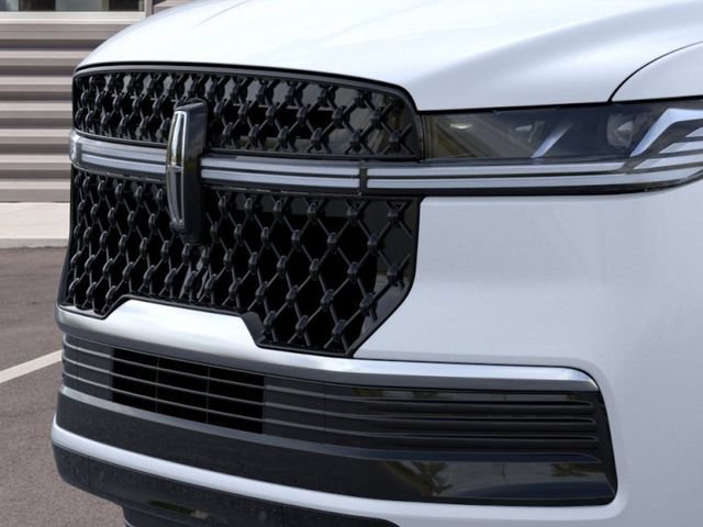 New 2026 Lincoln Navigator L Reserve w/ Jet Appearance Package AWD/4WD image 17