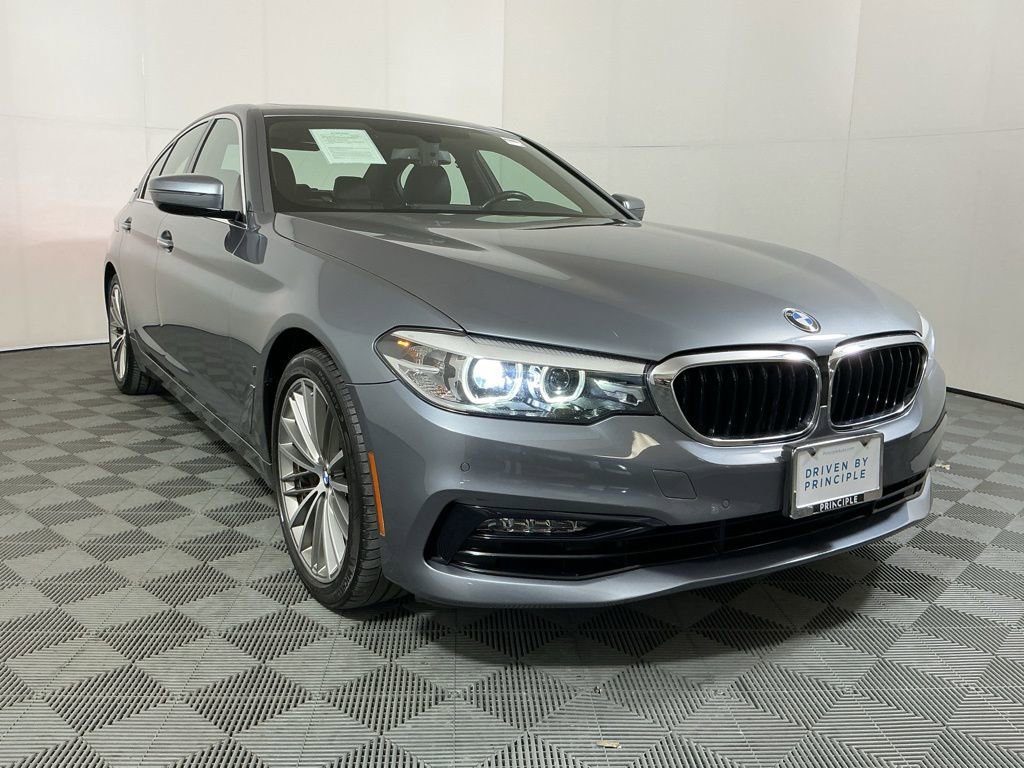 Used 2018 BMW 530e w/ Premium Package 2 image 4