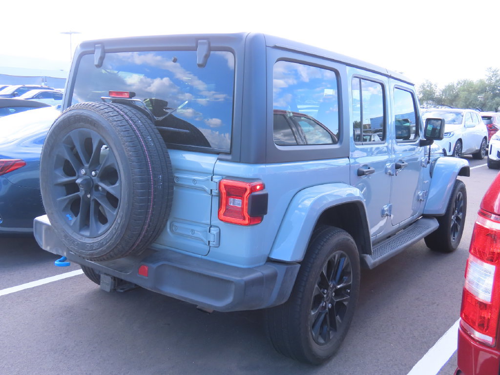 Used 2023 Jeep Wrangler Unlimited Sahara w/ Cold Weather Group AWD/4WD image 3