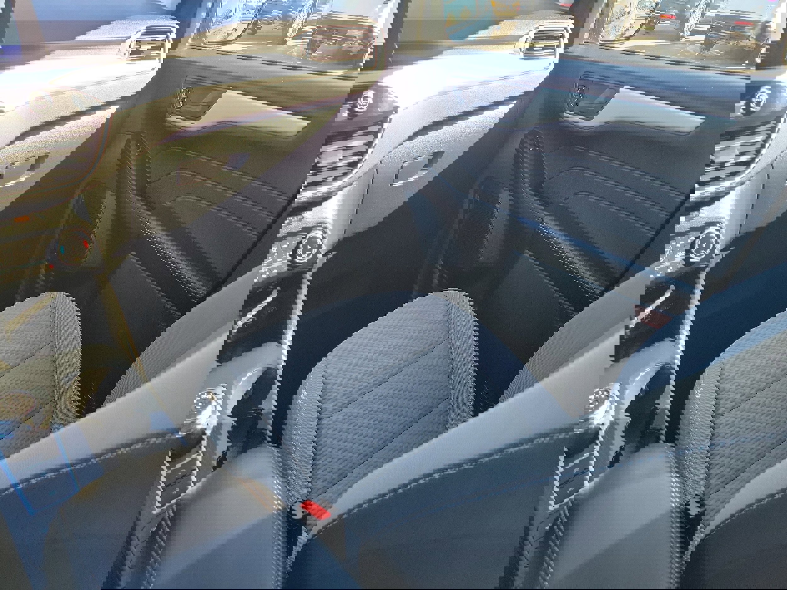 Certified 2022 Ford Escape SE w/ SE Sport Appearance Package image 15