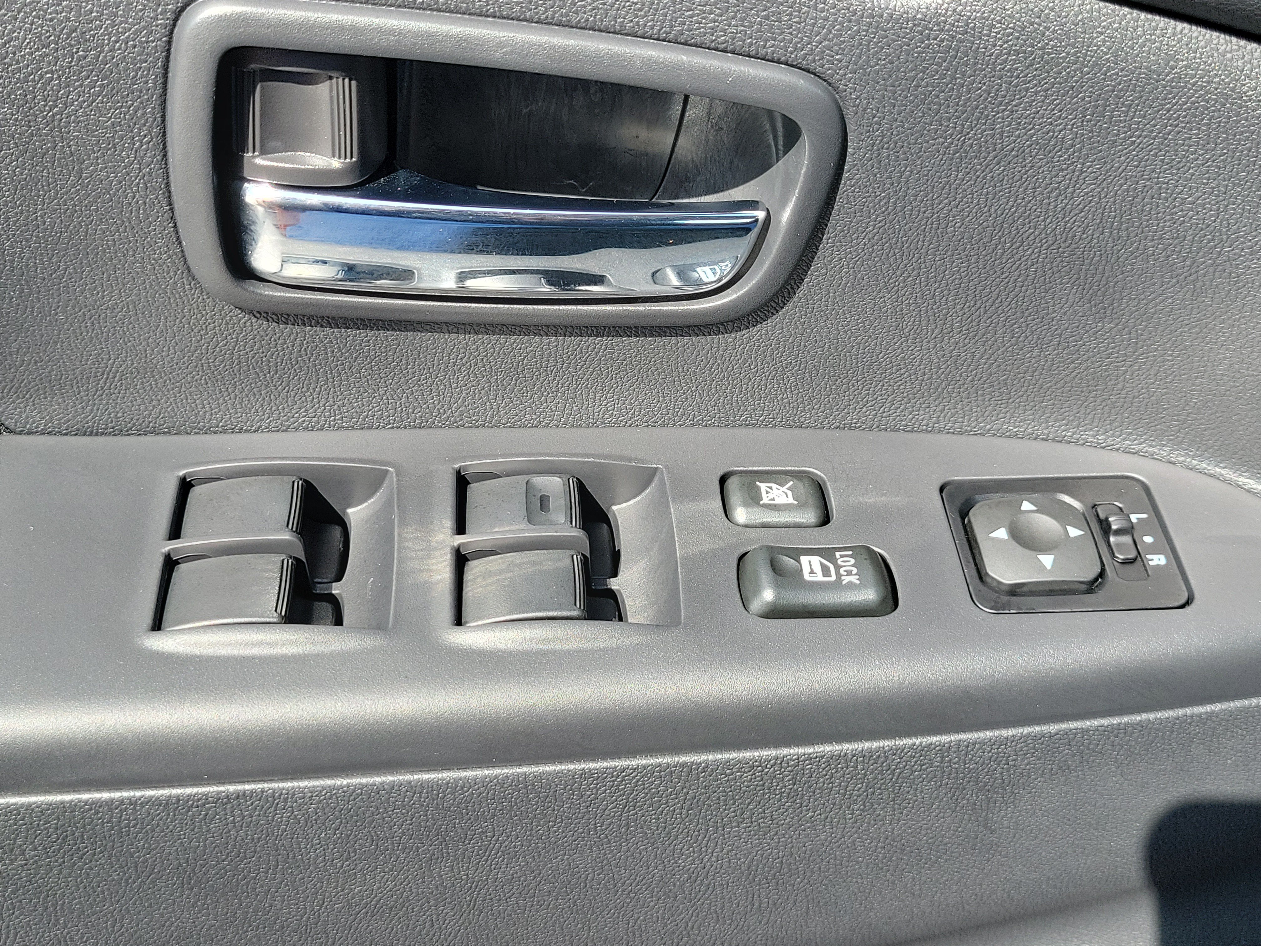 Used 2026 Mitsubishi Outlander Sport LE AWD/4WD image 23