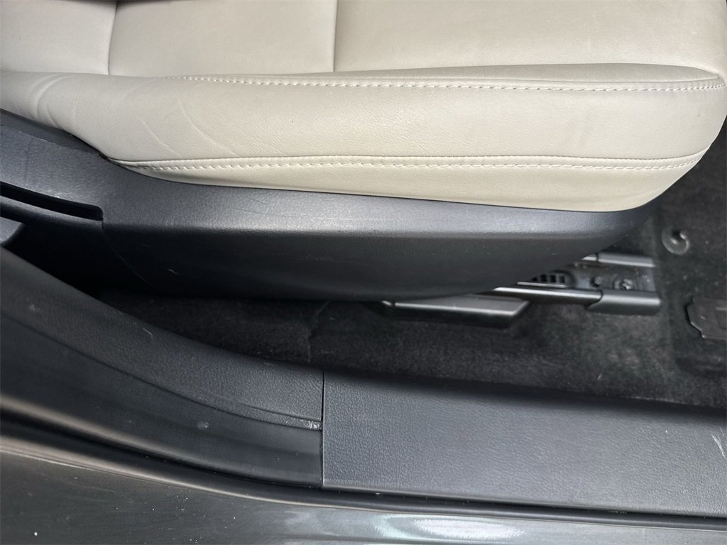 Used 2019 MAZDA MAZDA3 Sedan w/ Preferred Package image 45