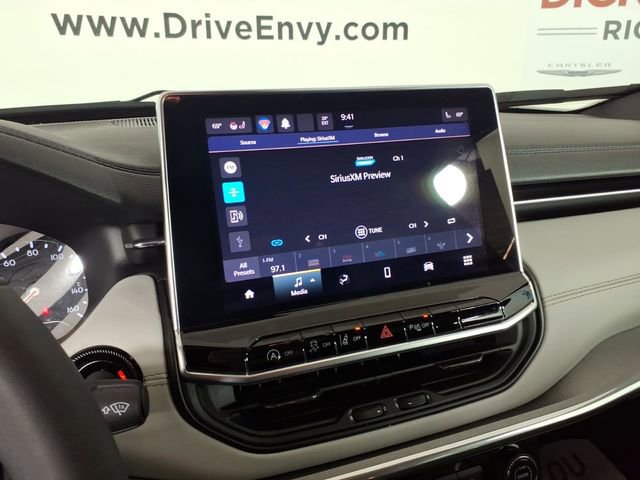 Used 2023 Jeep Compass Limited image 18