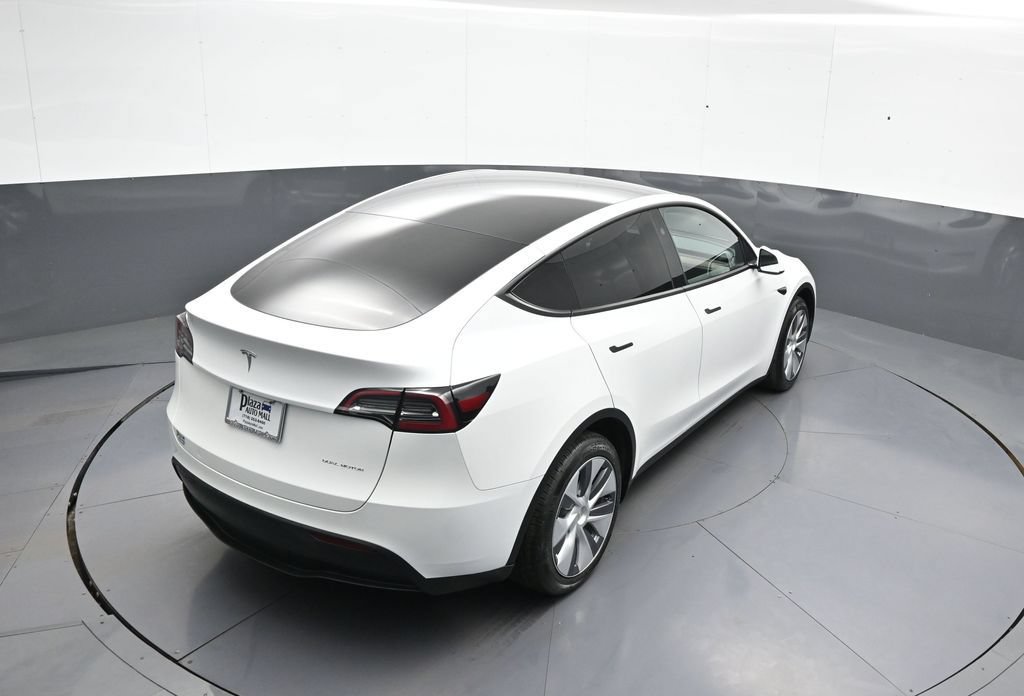 Used 2024 Tesla Model Y Long Range AWD/4WD image 38