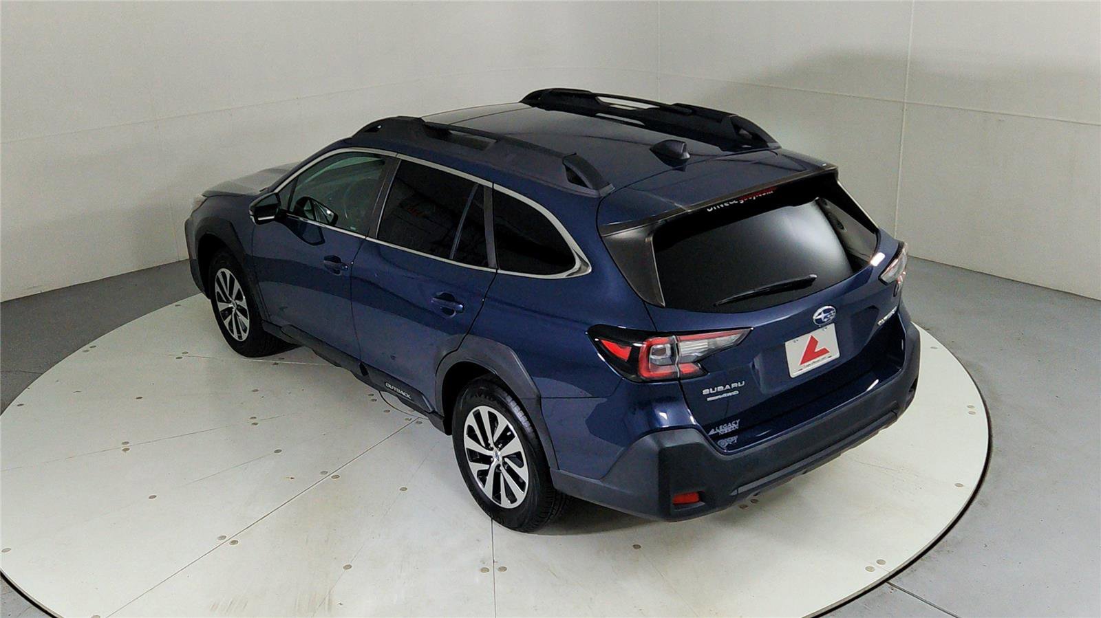 Used 2023 Subaru Outback Premium image 39
