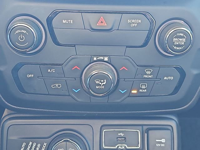 Used 2018 Jeep Renegade Trailhawk w/ UConnect 8.4 Nav Group AWD/4WD image 24
