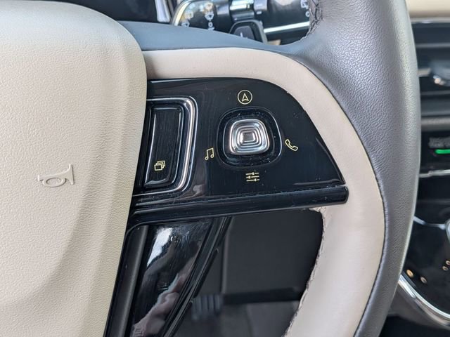 Used 2023 Lincoln Corsair Reserve w/ Towing Package AWD/4WD image 20