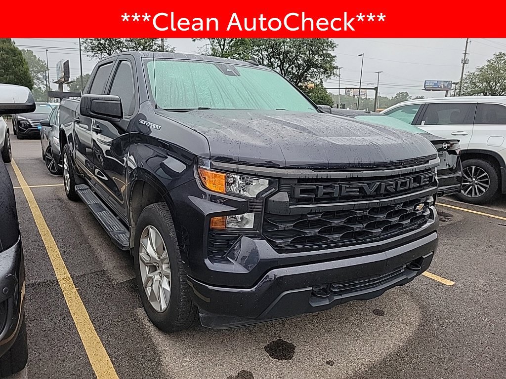 Used 2023 Chevrolet Silverado 1500 Custom AWD/4WD image 3