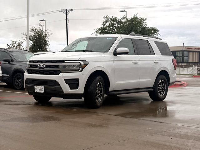 Used 2024 Ford Expedition XLT RWD image 3
