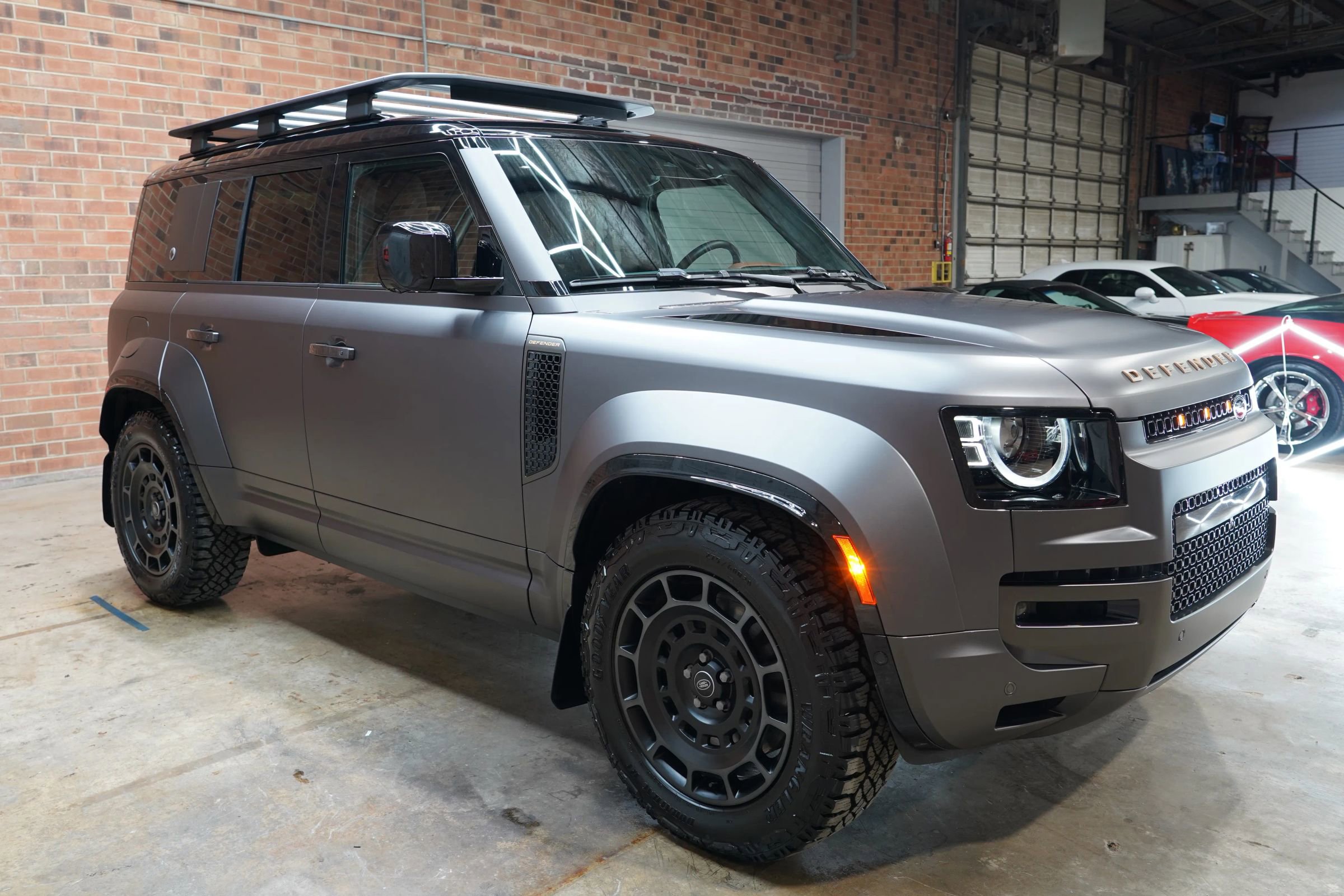 Used 2025 Land Rover Defender 110 image 3