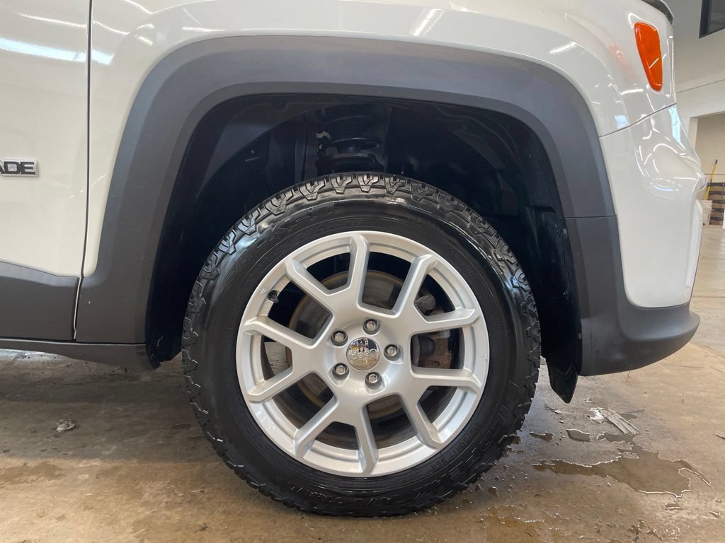 Used 2020 Jeep Renegade Latitude w/ Cold Weather Group AWD/4WD image 28