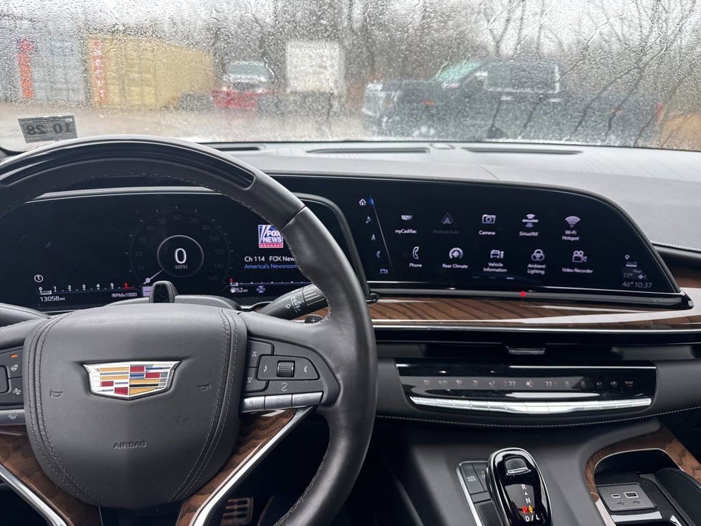 Used 2023 Cadillac Escalade Sport Platinum w/ LPO, ONYX Package image 18