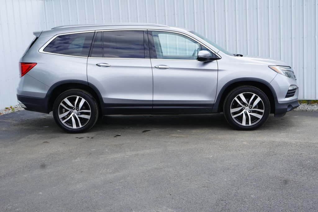 Used 2016 Honda Pilot Elite image 2