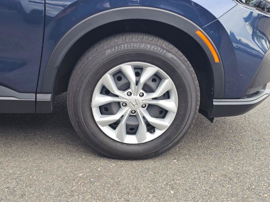 Used 2023 Honda CR-V LX image 9
