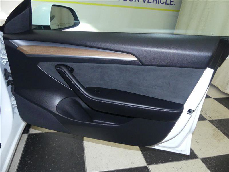 Used 2021 Tesla Model 3 Standard Range Plus image 21