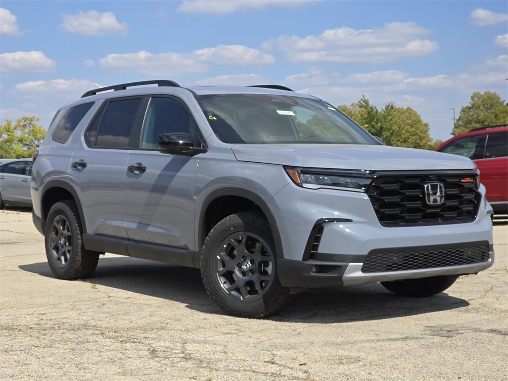 New 2025 Honda Pilot TrailSport image 2