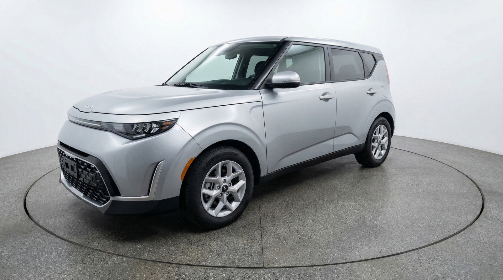 Used 2025 Kia Soul LX w/ LX Technology Package image 3