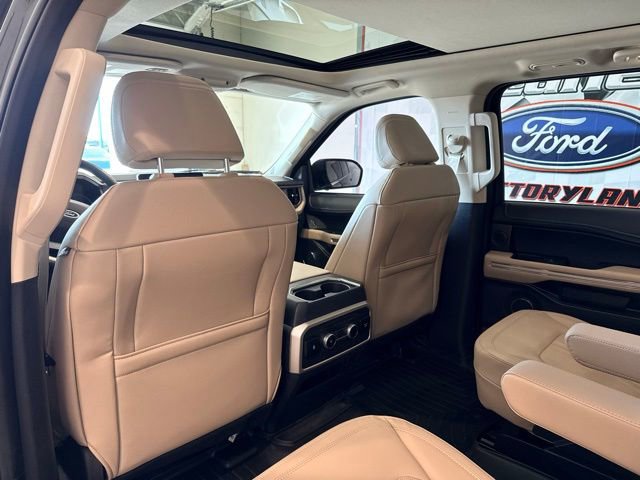 Used 2022 Ford Expedition Limited image 19