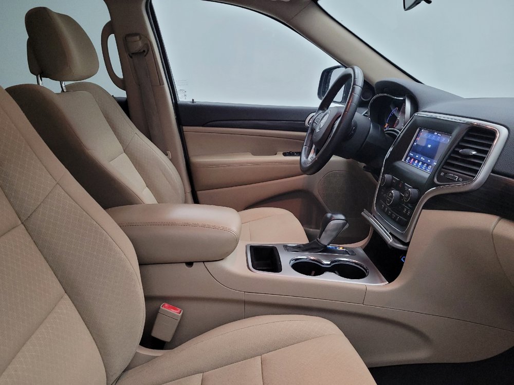 Used 2019 Jeep Grand Cherokee Laredo image 21