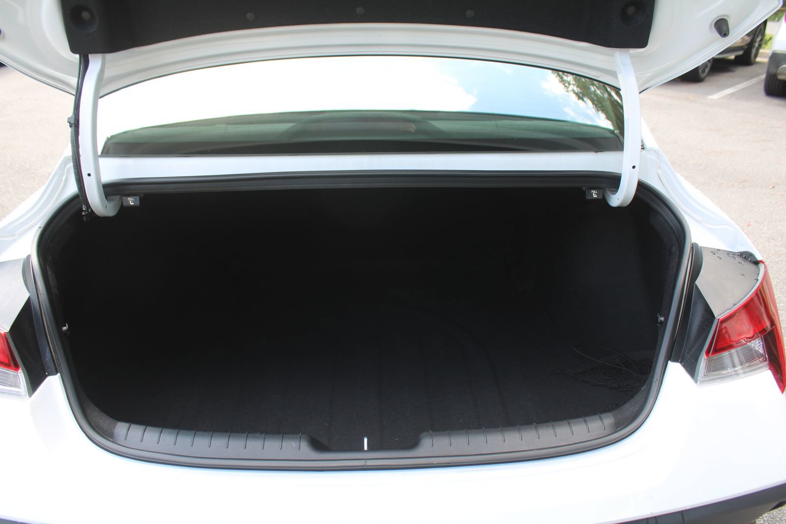 Used 2025 Hyundai Elantra Sport FWD image 10
