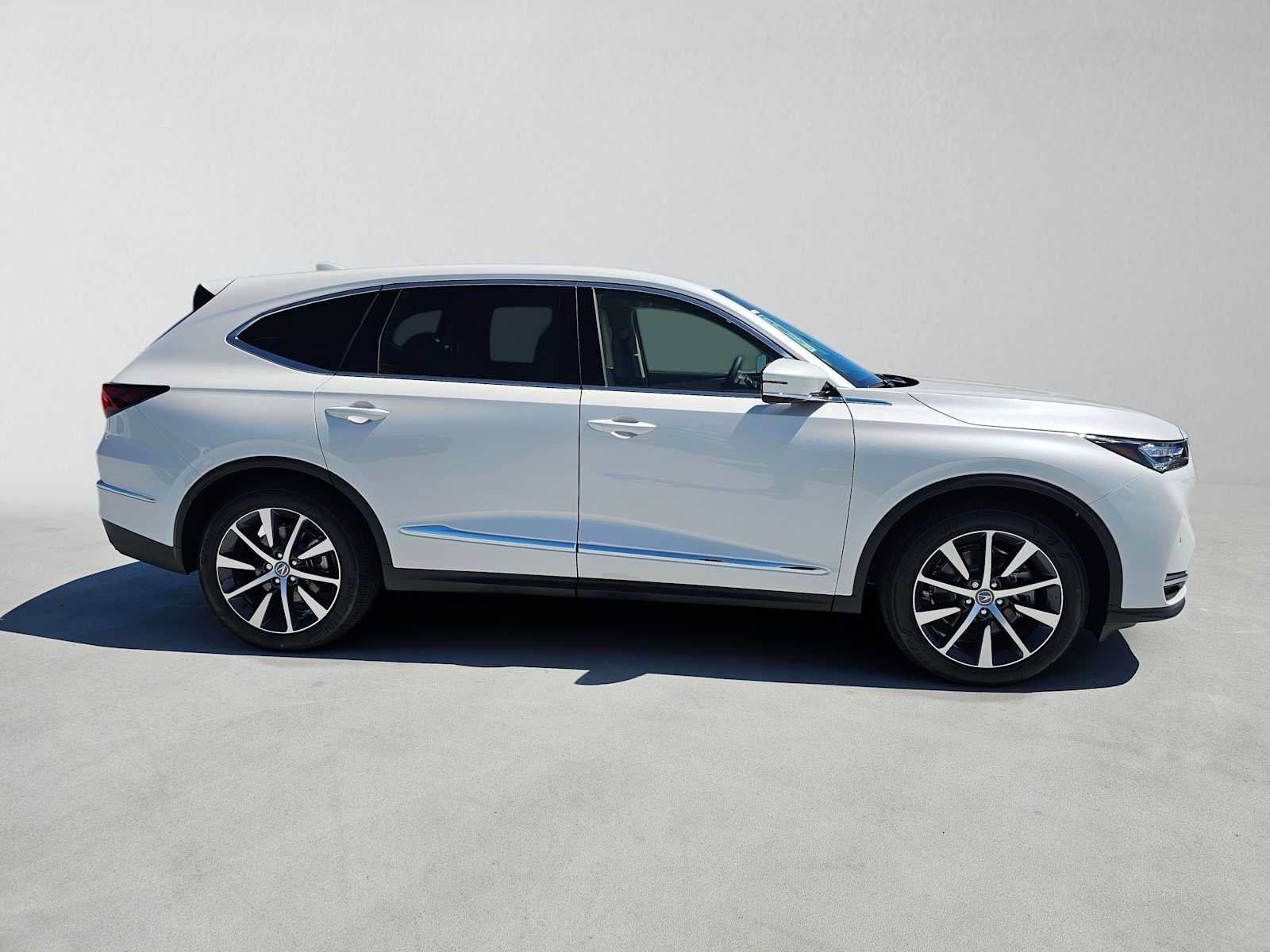 New 2026 Acura MDX w/ Technology Package FWD image 2