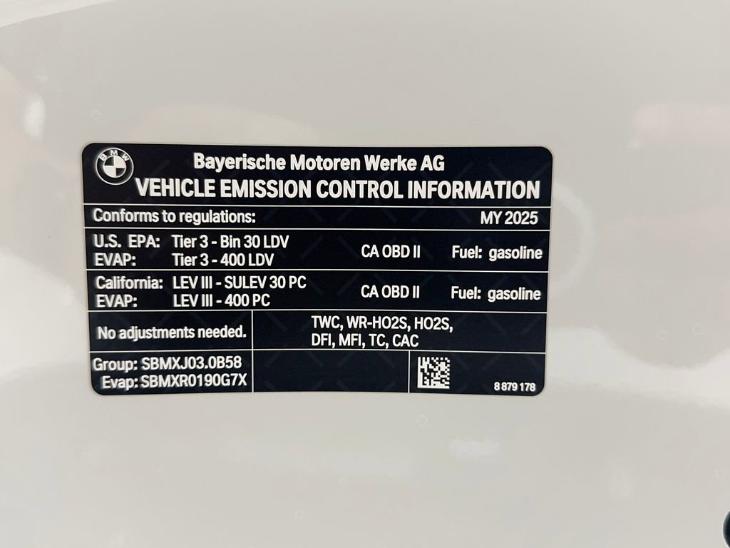 Used 2025 BMW 740i w/ Premium Package image 59
