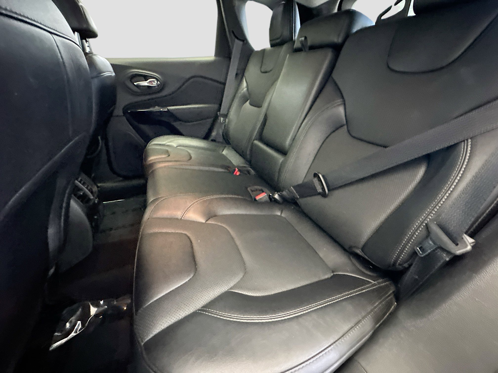 Used 2023 Jeep Cherokee Altitude Lux image 13