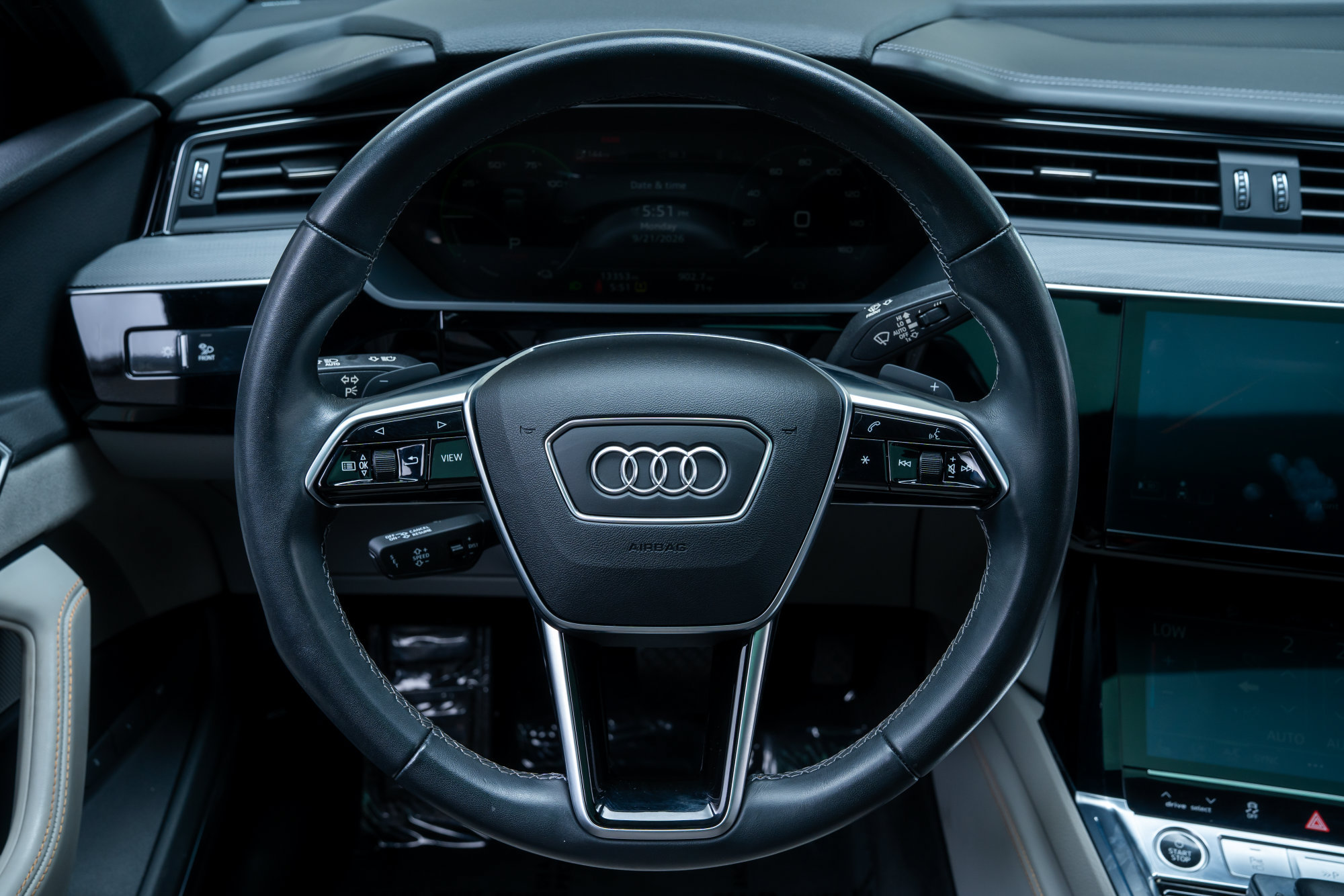 Used 2024 Audi Q8 e-tron Prestige w/ Prestige Package AWD/4WD image 11