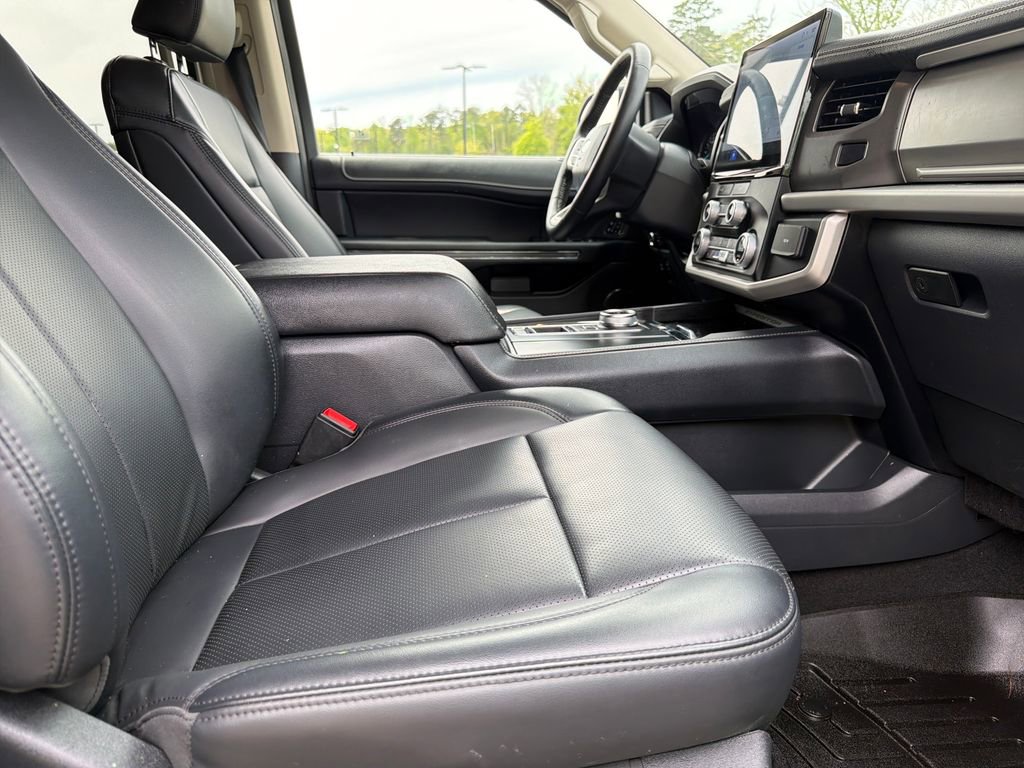 Used 2024 Ford Expedition XLT image 60