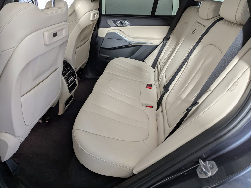 Used 2021 BMW X5 xDrive45e w/ Premium Package image 49