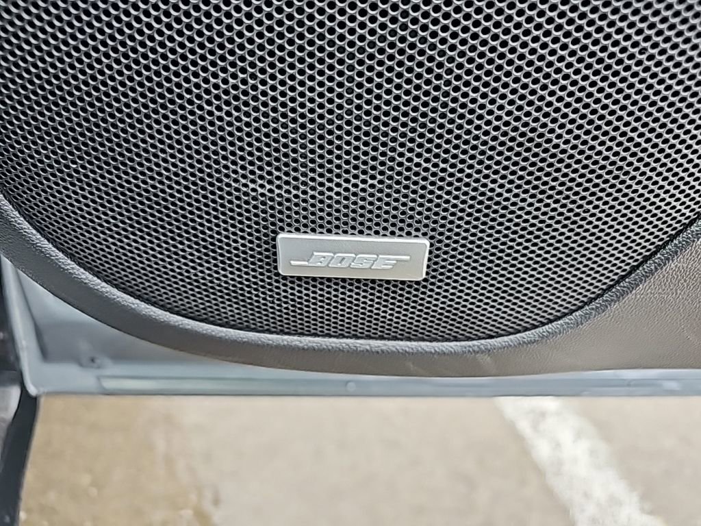 Used 2023 GMC Acadia AT4 w/ Technology Package image 32