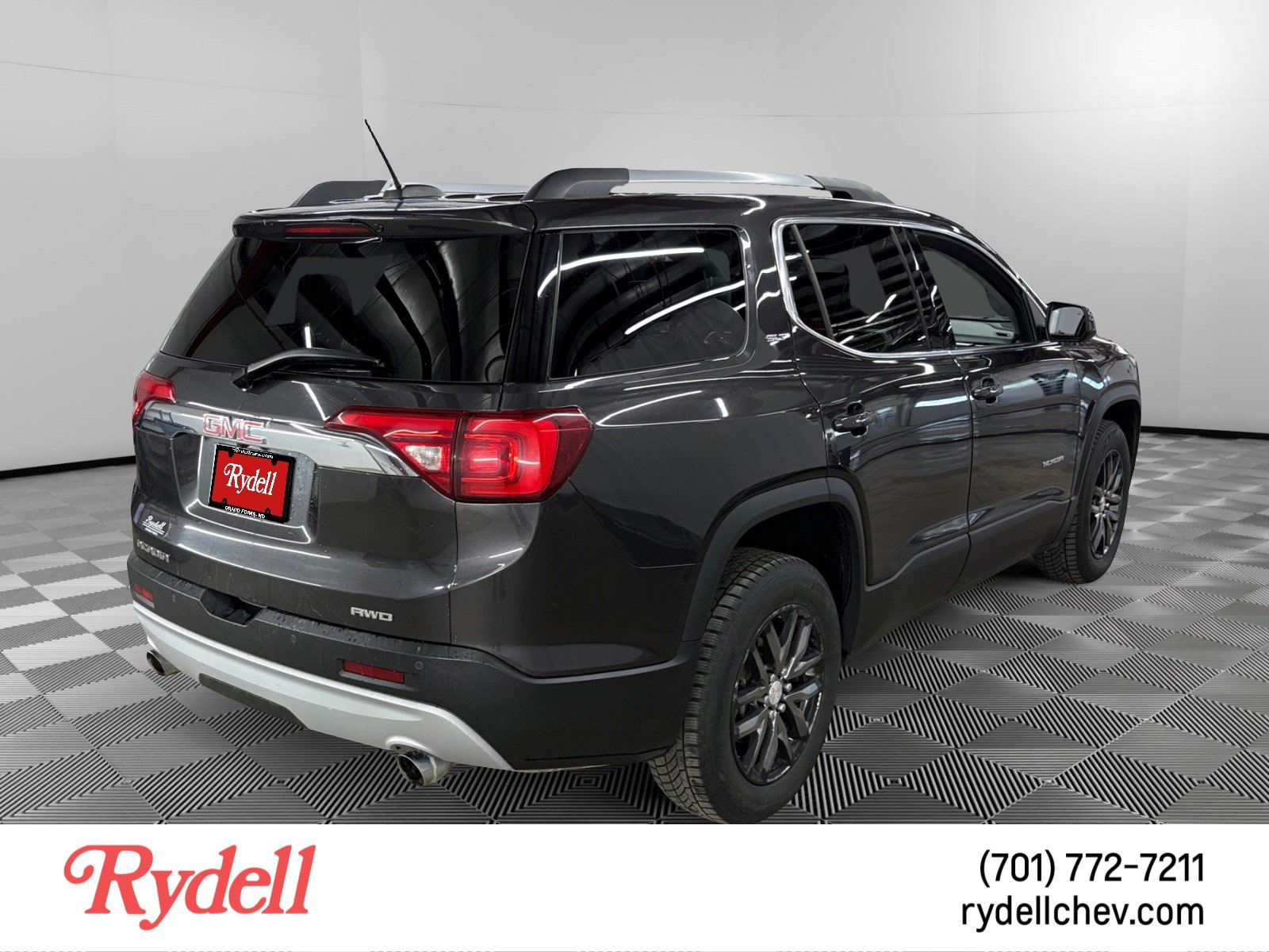 Used 2017 GMC Acadia SLT AWD/4WD image 5