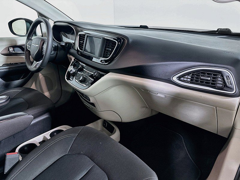 Used 2023 Chrysler Voyager LX FWD image 28