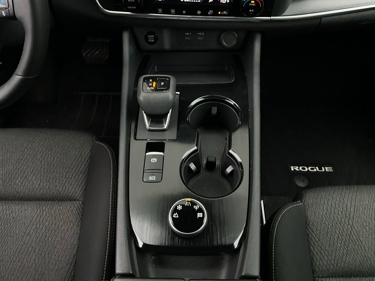Used 2025 Nissan Rogue SV image 15