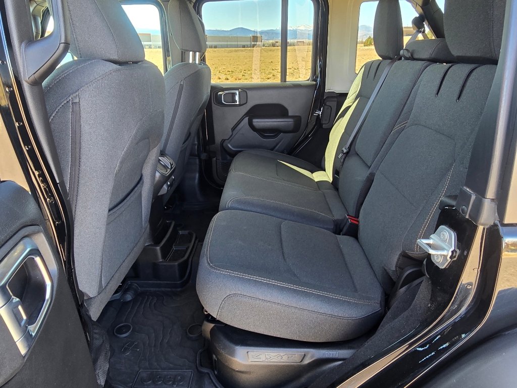 Used 2025 Jeep Wrangler Willys image 14