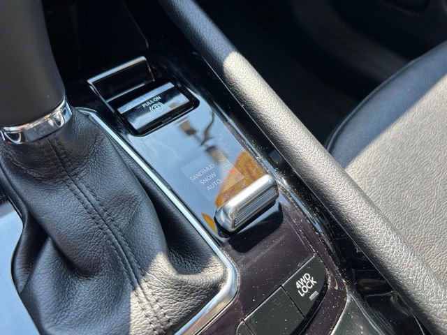 Used 2024 Jeep Compass Latitude w/ Sun and Sound Group AWD/4WD image 31