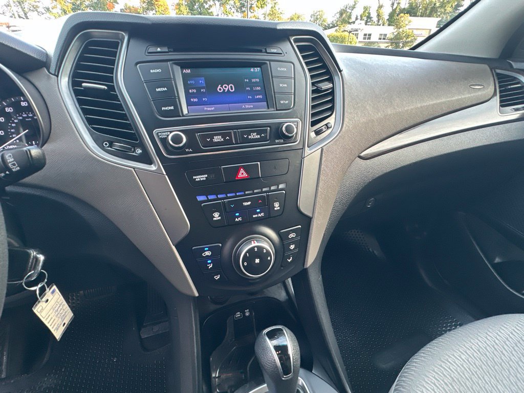Used 2017 Hyundai Santa Fe Sport FWD image 22