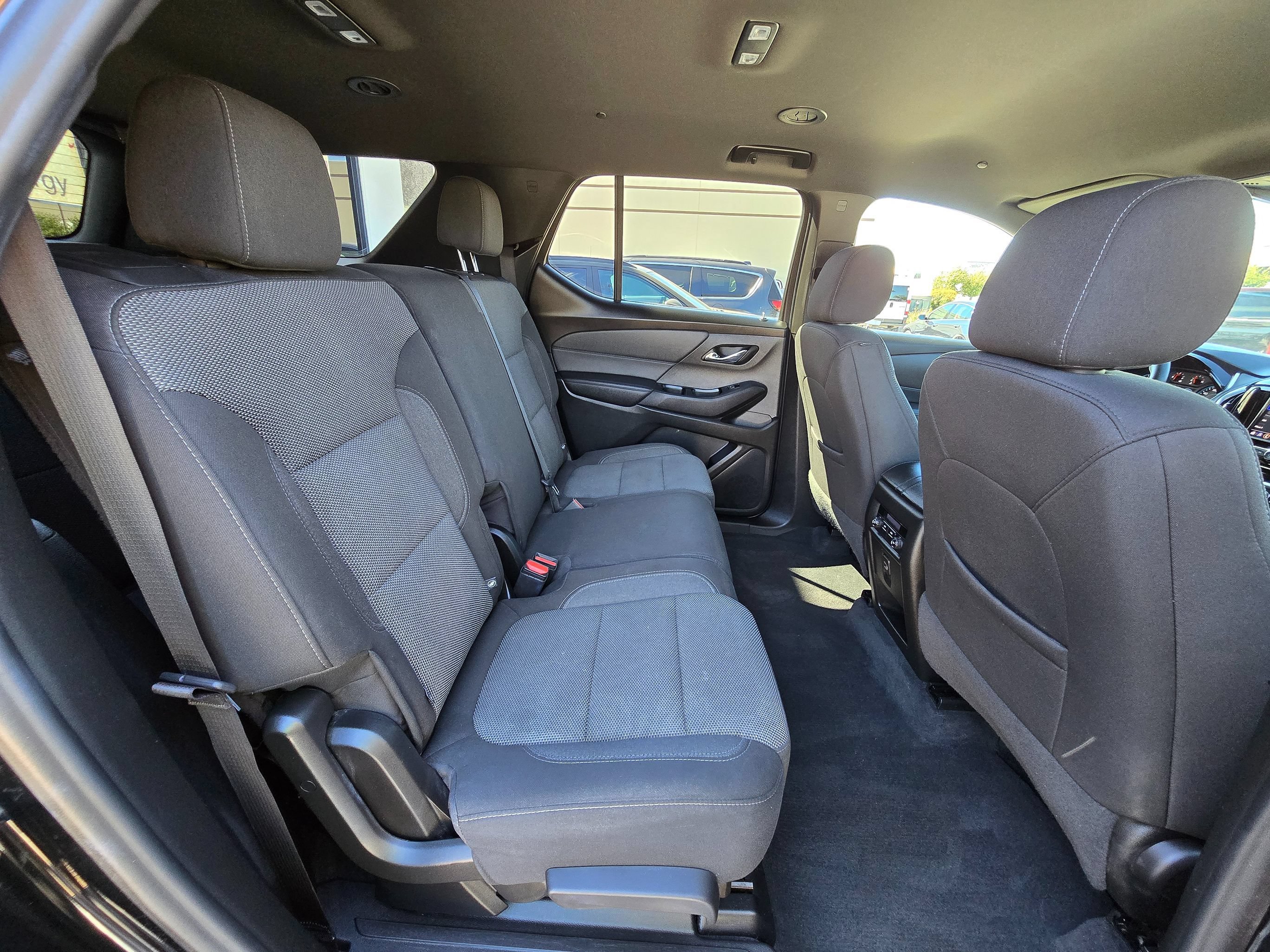 Used 2023 Chevrolet Traverse LT FWD image 32
