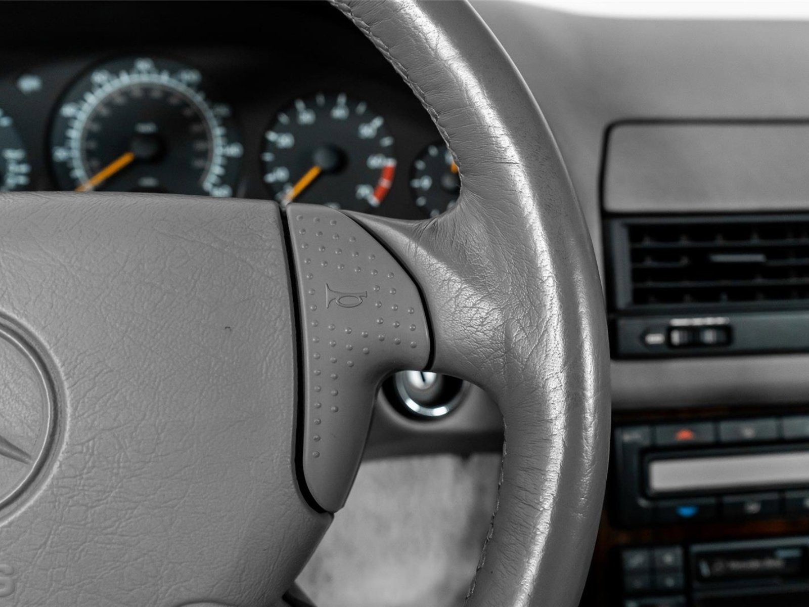 Used 1998 Mercedes-Benz SL 500 image 36