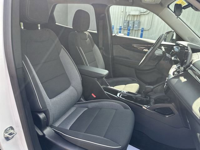 Used 2025 Chevrolet TrailBlazer LT w/ Driver Confidence Package AWD/4WD image 26