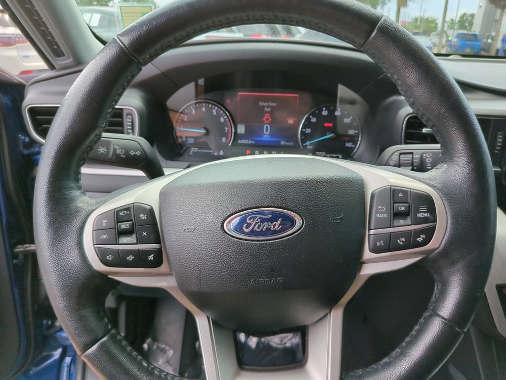 Certified 2022 Ford Explorer XLT w/ Equipment Group 202A RWD image 33