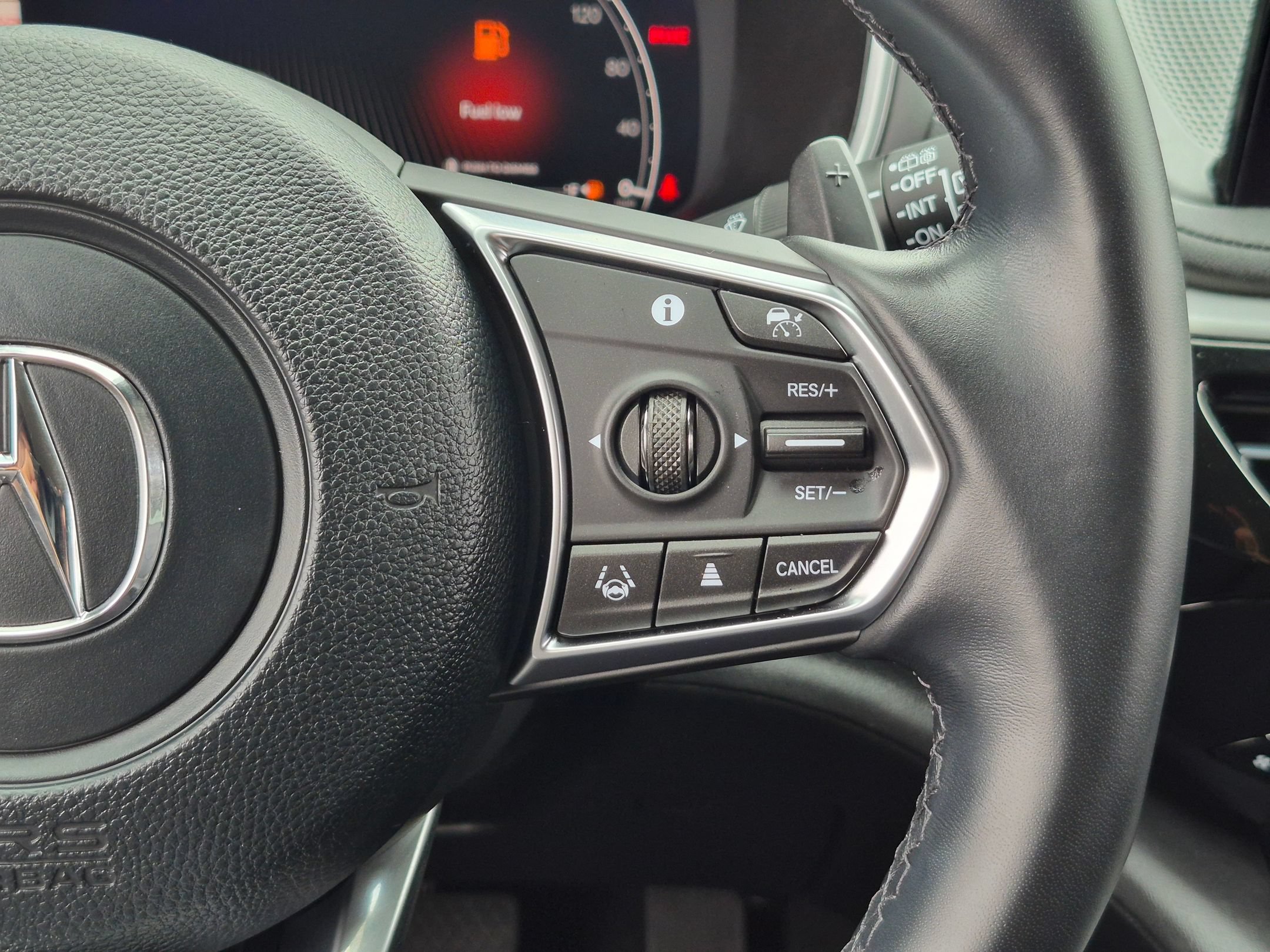 Used 2025 Acura MDX SH-AWD w/ Technology Package image 16